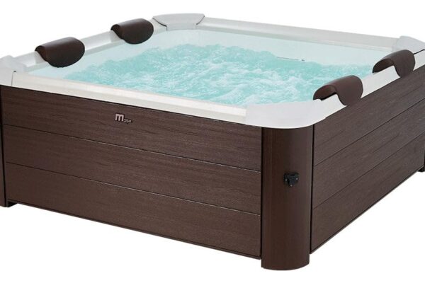 piscina idromassaggio rigida